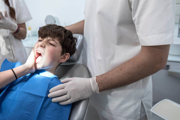 Best Emergency Tooth Extraction in Memphis, FL